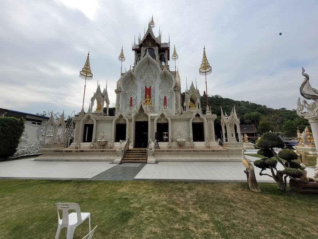 Wat Khoi in Petchaburi