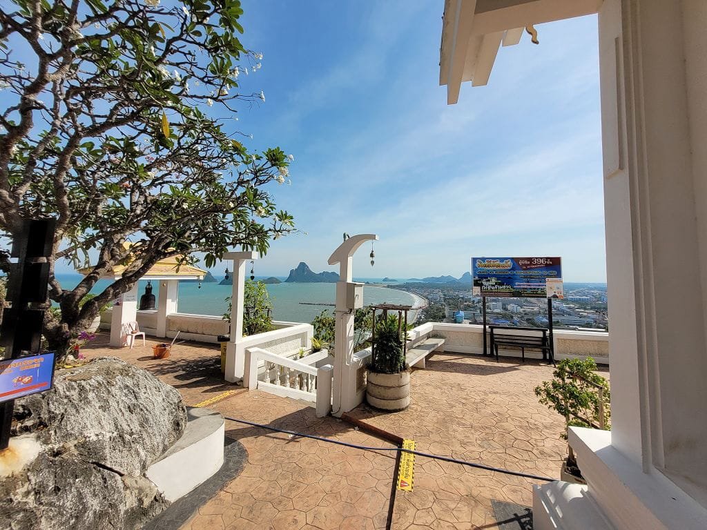 Wat Khao Chong Krachok in Prachuap Khiri Khan