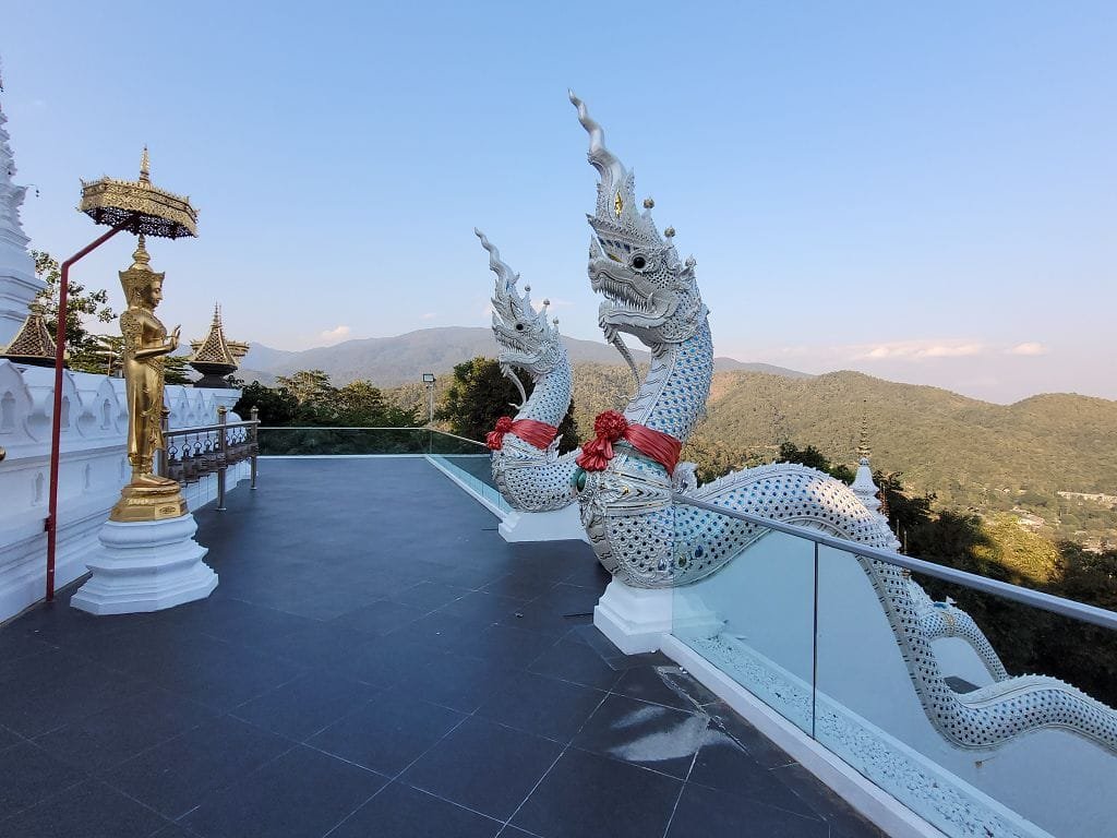 Withe Pagoda Samoeng (1)