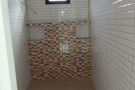 HS0021 Bad Bad (WC mit Dusche und Waschbecken)